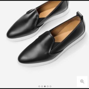 Everlane street shoe in black